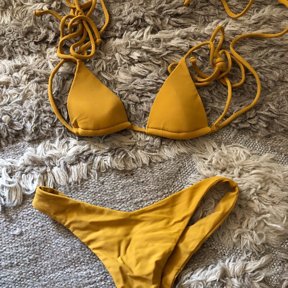Andi Bagus Bikini